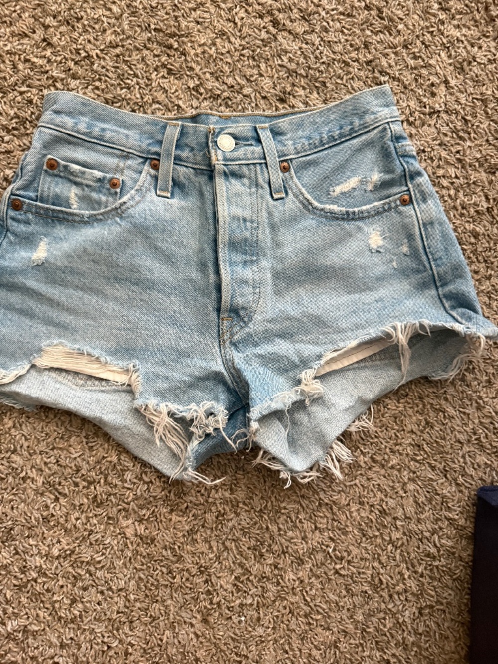 Levi shorts 25